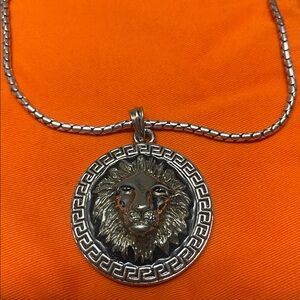SWERTE SILVER TONE NECKLACE /PENDANT W, LION  20" CHAIN 1" PENDANT